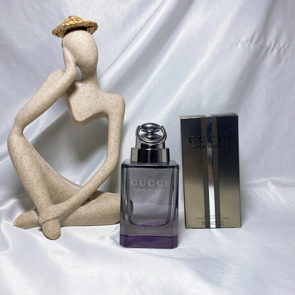 Gucci Pour Homme, Silver and Purple Fragrance, Mise