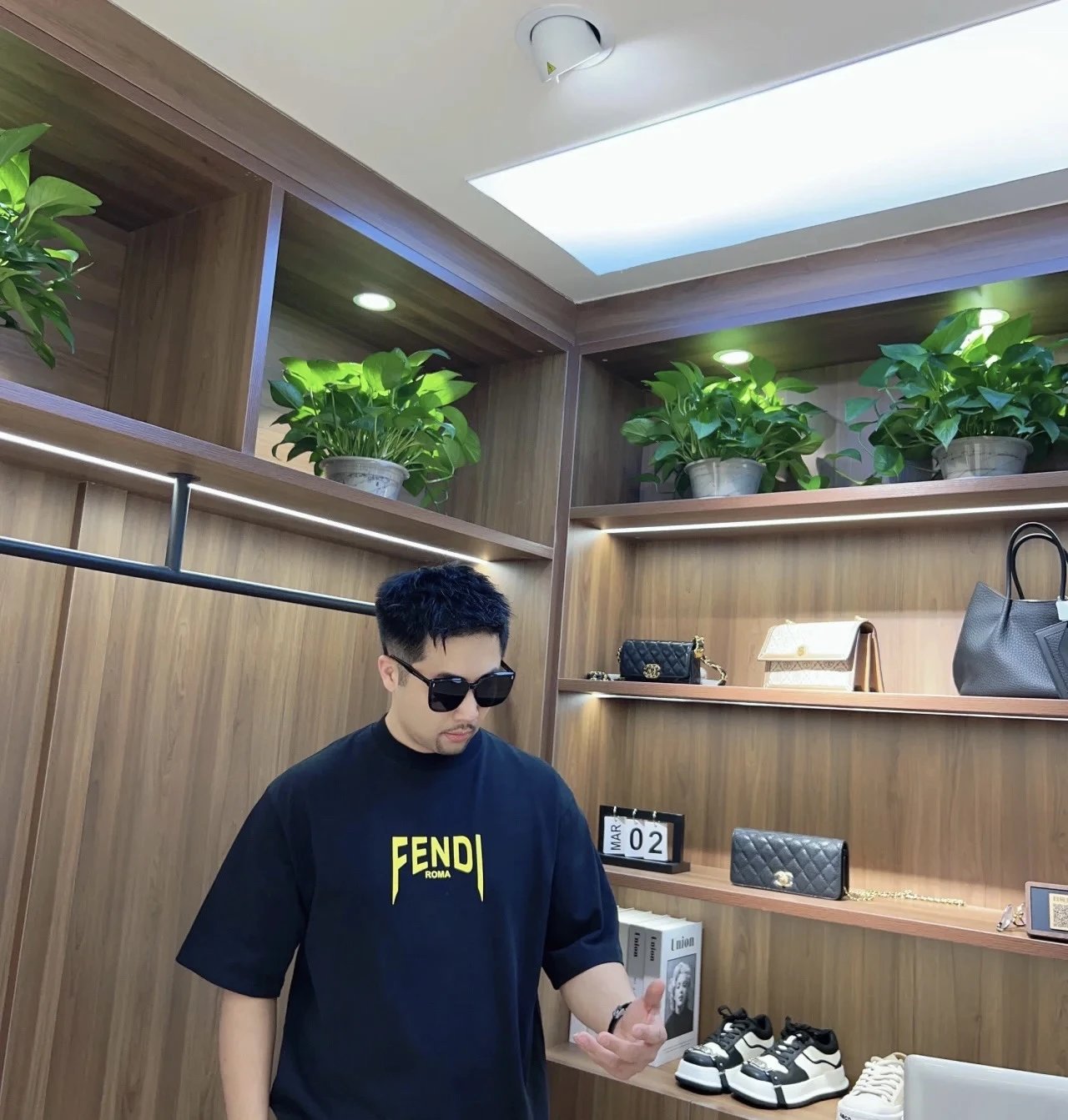 fendi t-shirt black t-shirts