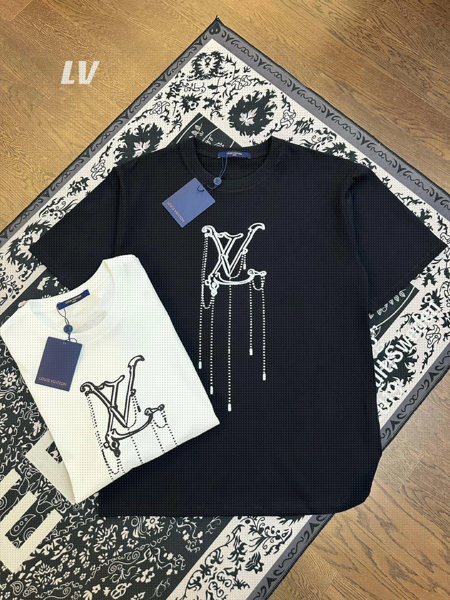 Nautical LV T-shirt with LV Logo and Beaded Chain Design, Ready-to-Wear