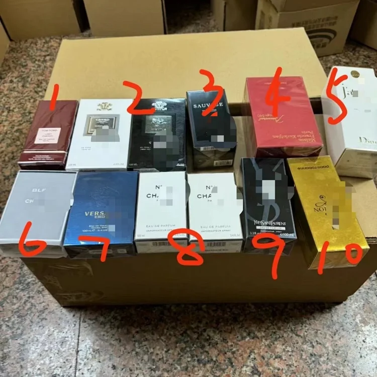 Tom Ford Perfume, Creed Perfume, Dior Perfume, Red, Black, White, Mise