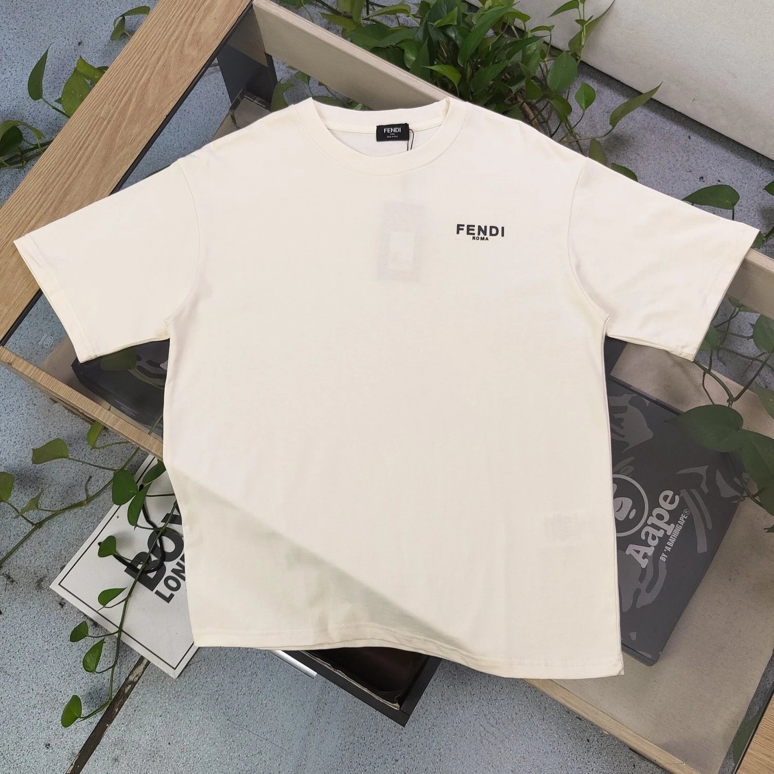 fendi basic logo t-shirt white t-shirts