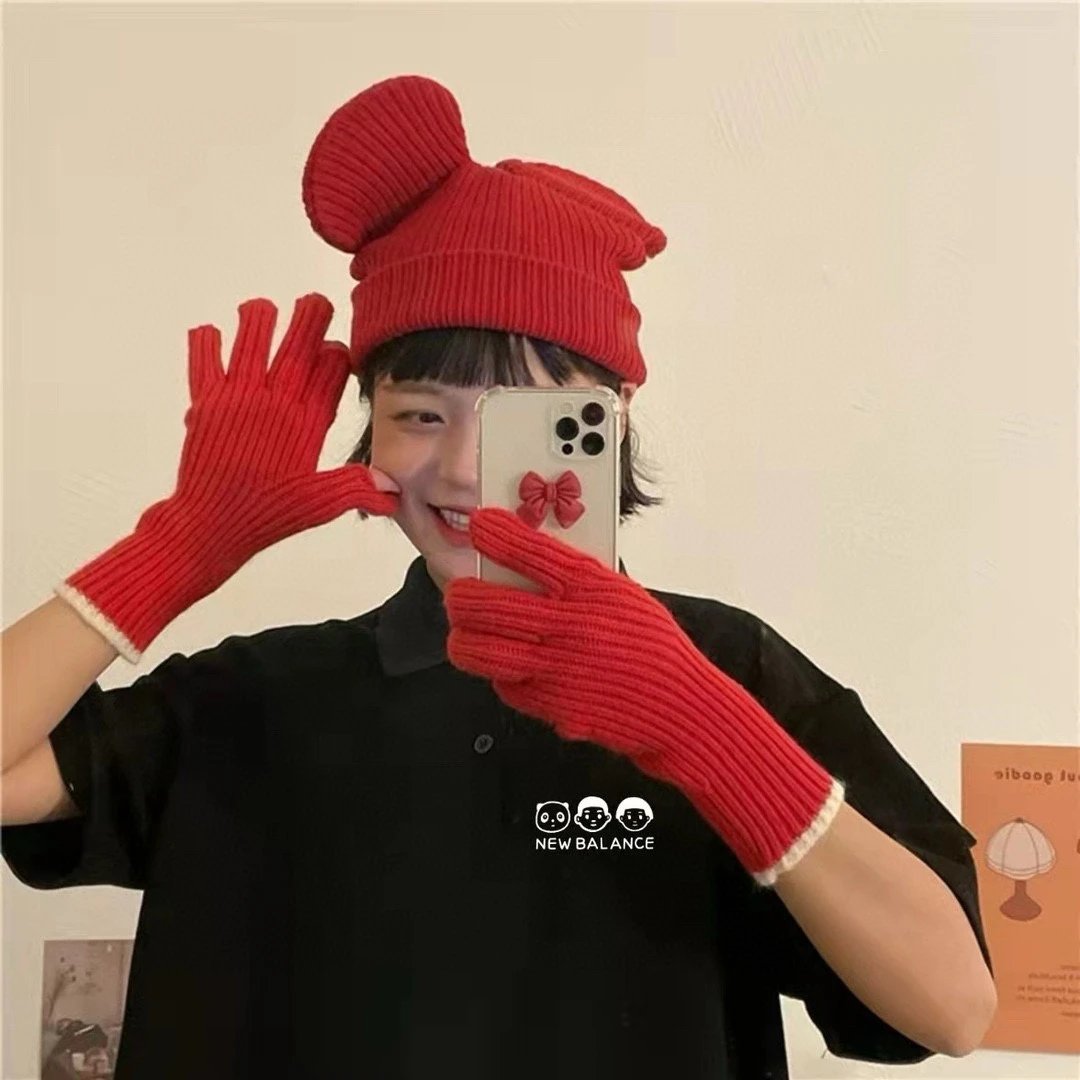 red beanie and gloves set red mise