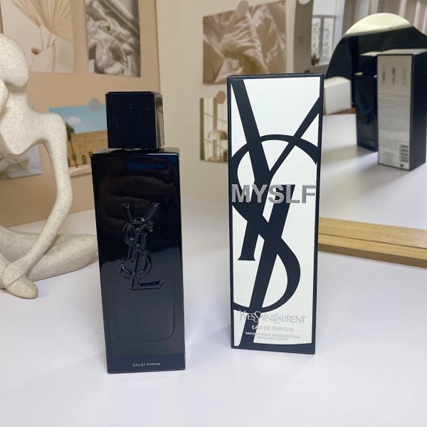 Yves Saint Laurent MYSLF Eau De Parfum Black Mise