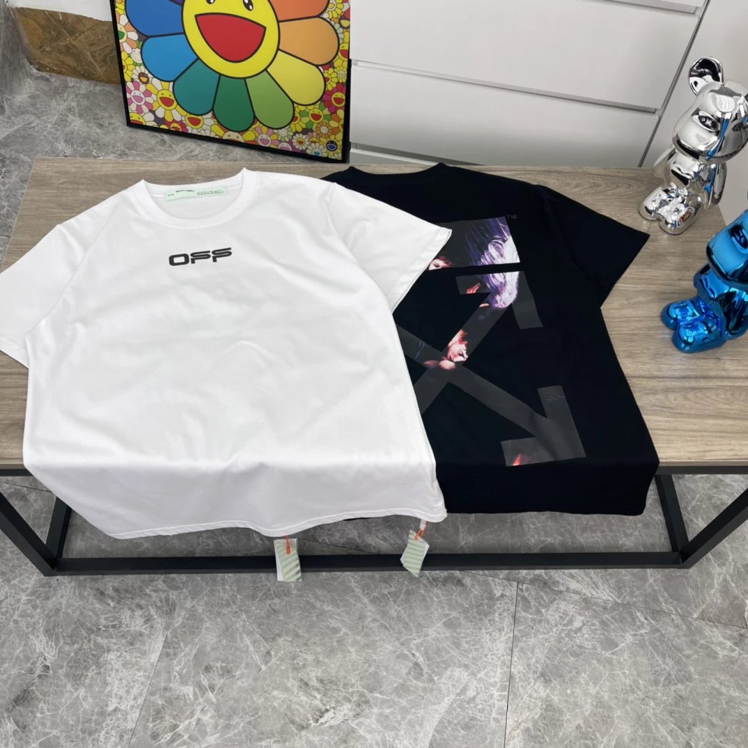 Popular breathable off-white short-sleeve T-shirt with 'OFF' logo from OFF-WHITE