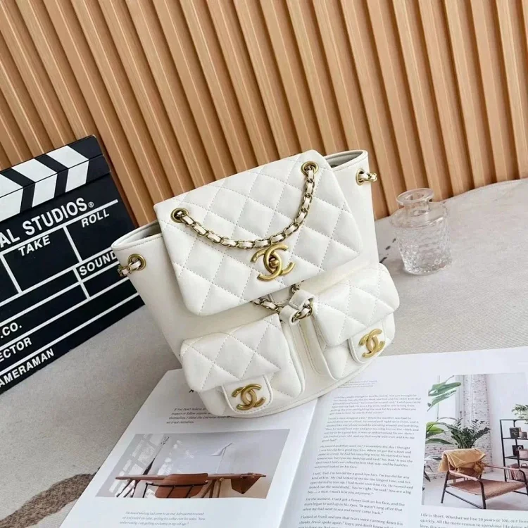 Chanel Quilted Shoulder Bag White Mise