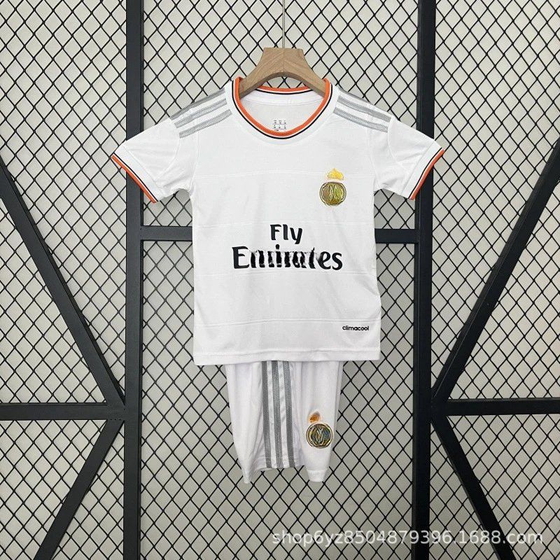 High-End Sneakers – White Black Red