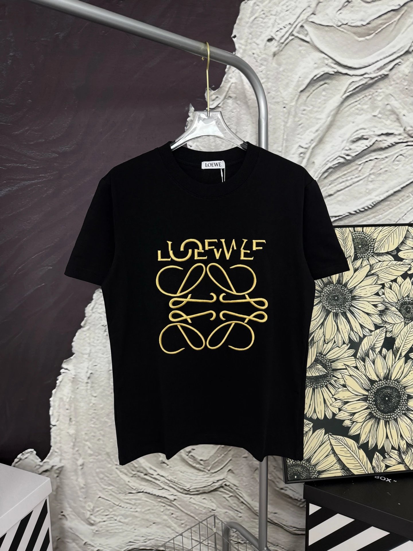 Loewe embroidered logo short-sleeve T-shirt,男女同款情侣, round neck, printed on chest