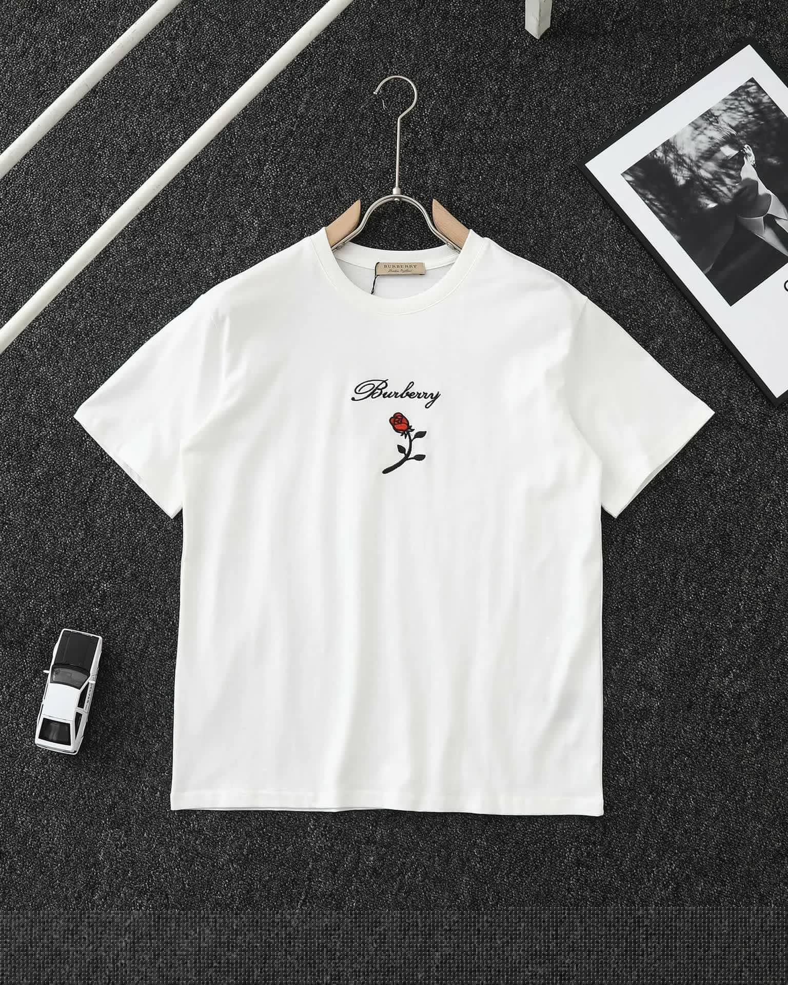 burberry rose logo white T-Shirt