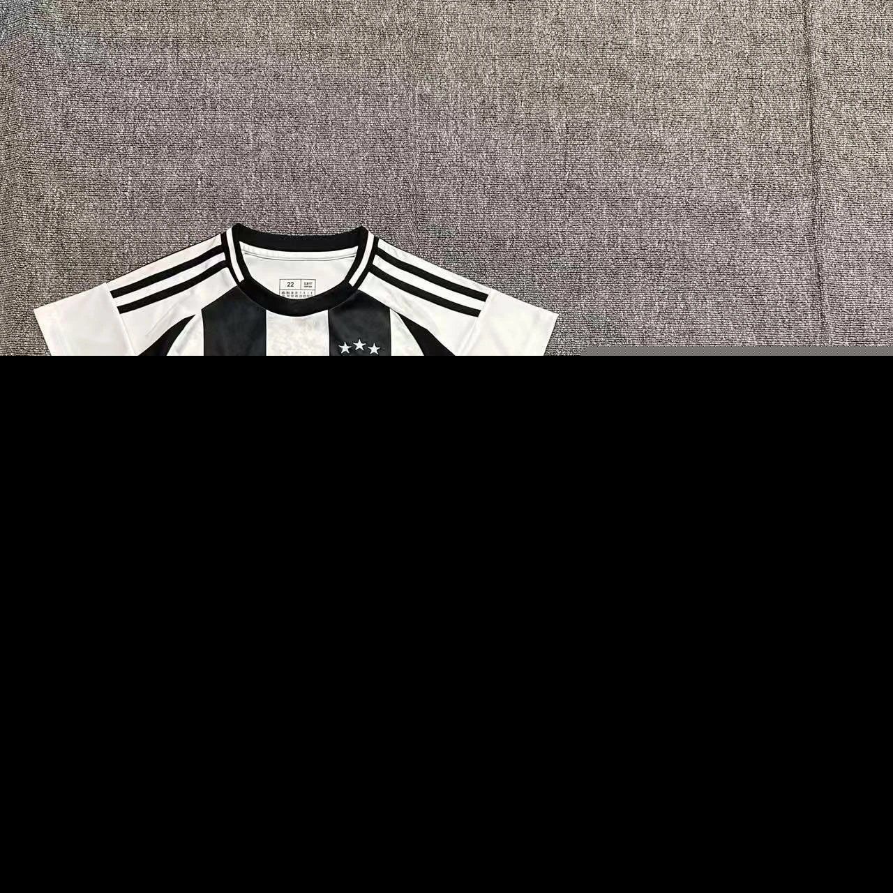 Juventus Football Kit Black and White